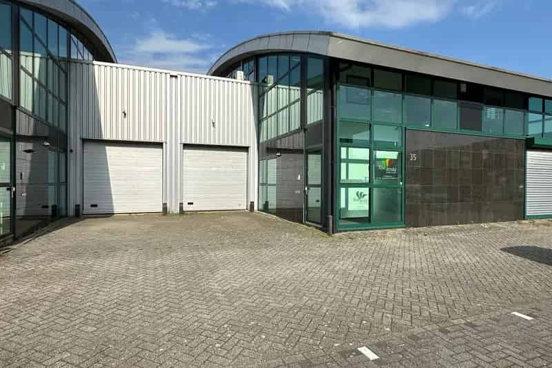 Bedrijfsruimte te Huur Almere: Kantoor Magazijn Training