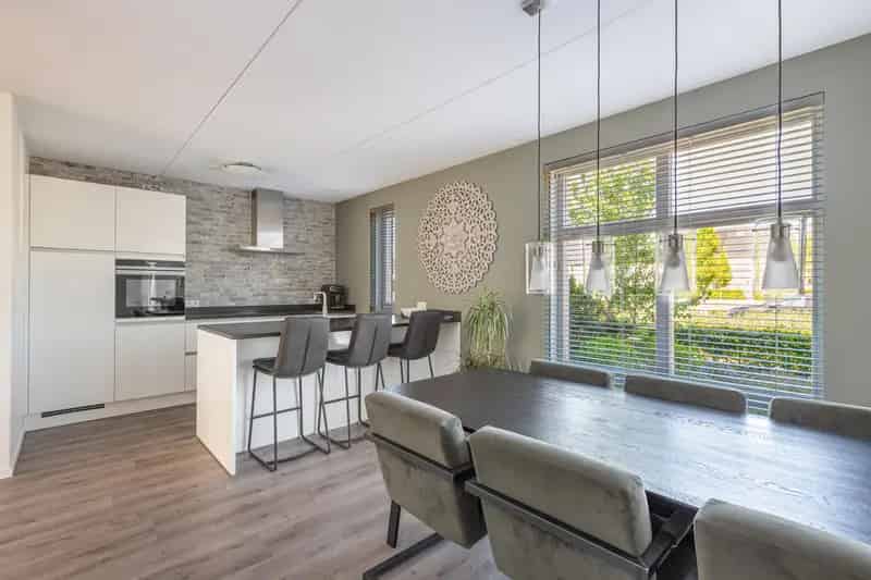 Luxe 2-onder-1-kapwoning Emmelhage Gasloos 4 slaapkamers