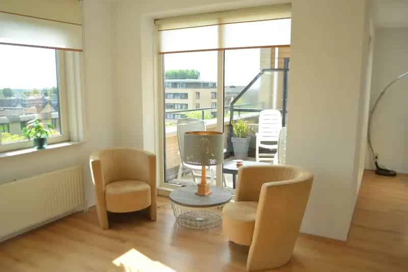 Gemeubileerd 4-Kamer Appartement Rotterdam