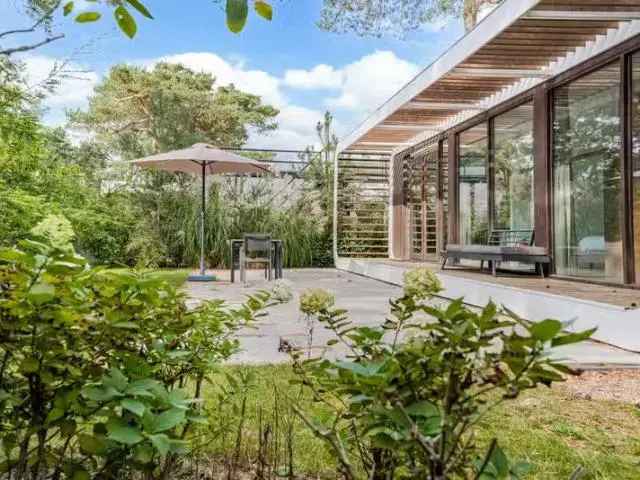 Modern Chalet nabij Otterlo met Wellness en Groene Tuin
