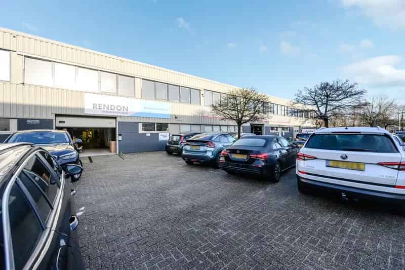 Bedrijfshal te Huur Voorburg 1137m2