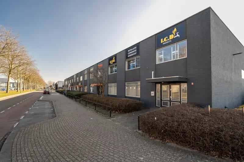 Bedrijfshal Dordrecht te huur 1020m² Kantoor 240m²