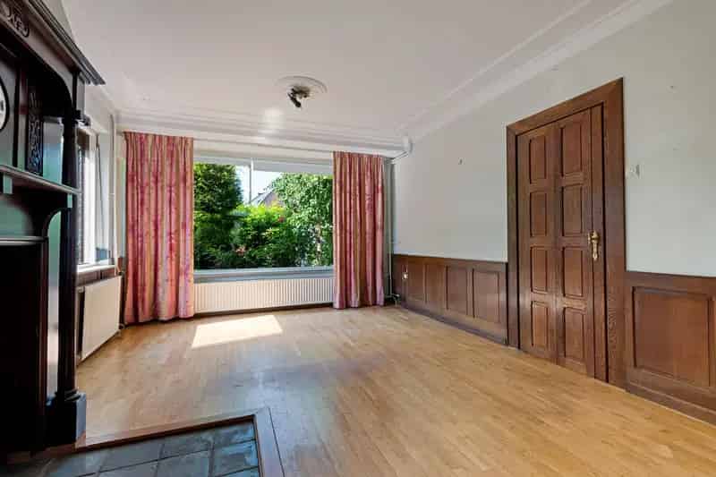 Hoekwoning Hooglanderveen 194m2 Praktijkgebouw Tuin Oprit
