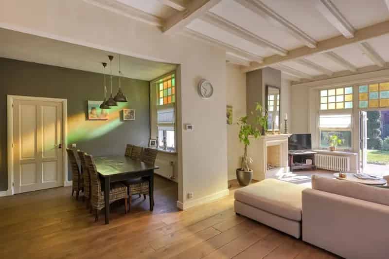 Statig Pand met Kantoor en Achterhuis te Groessen