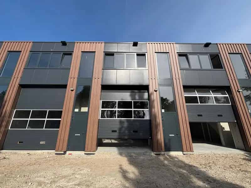 Bedrijfshal Zoetermeer | Zoek bedrijfshallen te koop: Goudstraat 1-35 2718 RD Zoetermeer 
