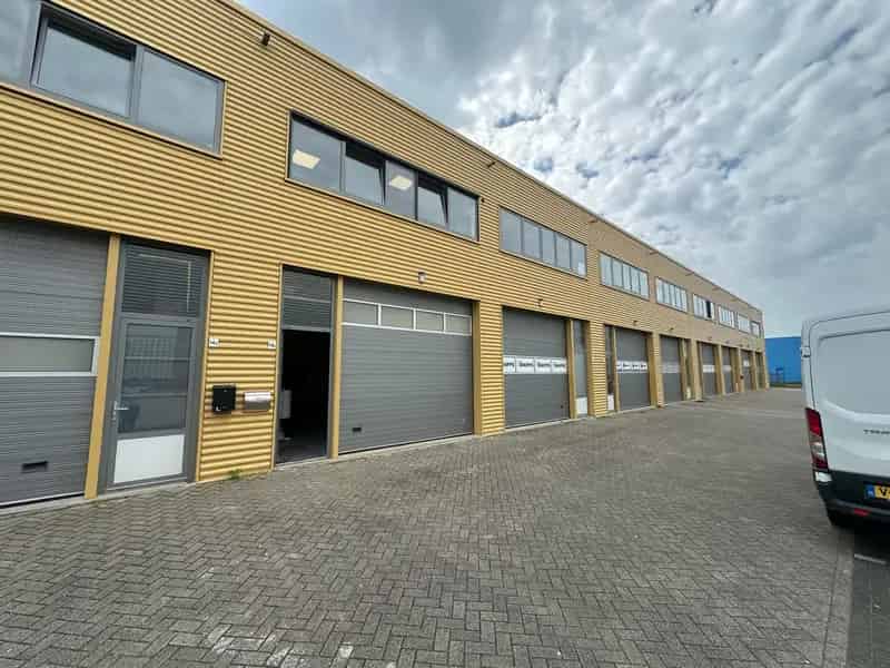 Bedrijfshal Alphen aan den Rijn te Huur Koop 104m²