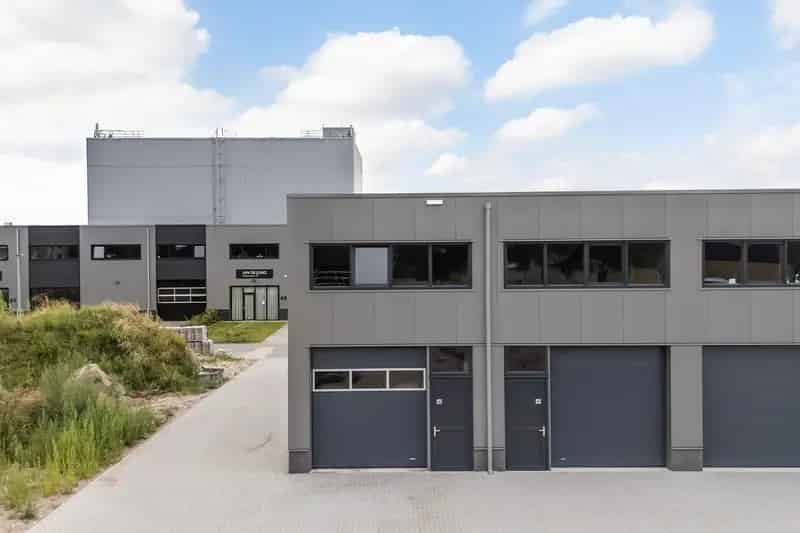 Bedrijfshal Leeuwarden 76m2 te koop