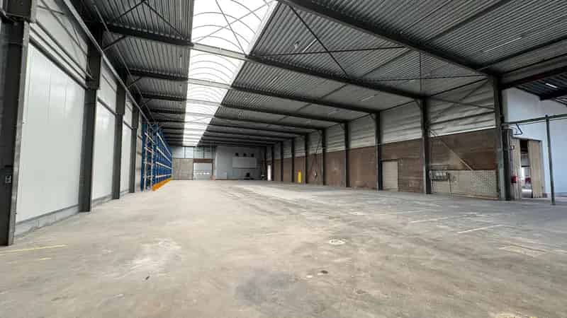 Bedrijfshal te Huur Son en Breugel 1495m² Opslag