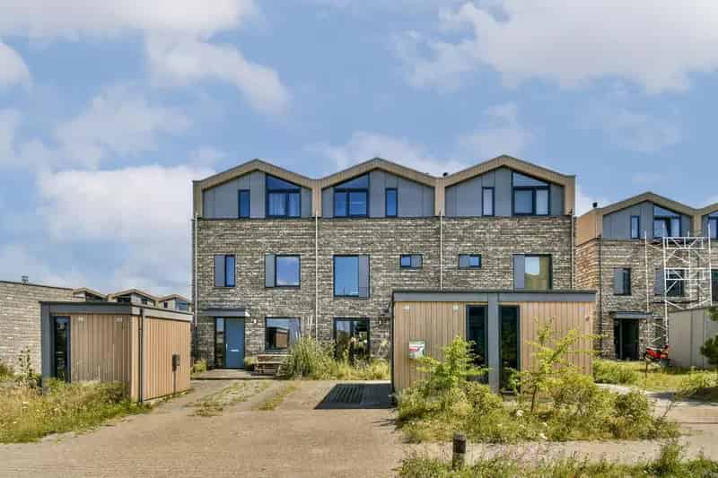 Ruime gezinswoning 5 slaapkamers Almere Duin