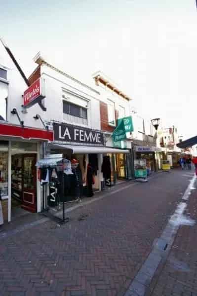Winkelpand met Appartement Middelharnis