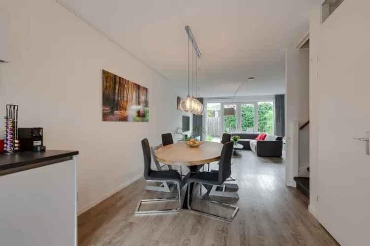 Hofjeswoning Bezuidenhout: 4 slaapkamers, energielabel A, tuin en parkeerplaats