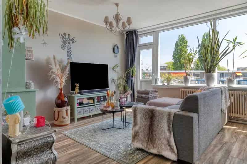 Appartement te koop Rotterdam Lombardijen 4 slaapkamers 2 balkons