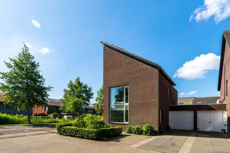 Huis te koop Heemskerk: Royale woning aan het water met 4 slaapkamers