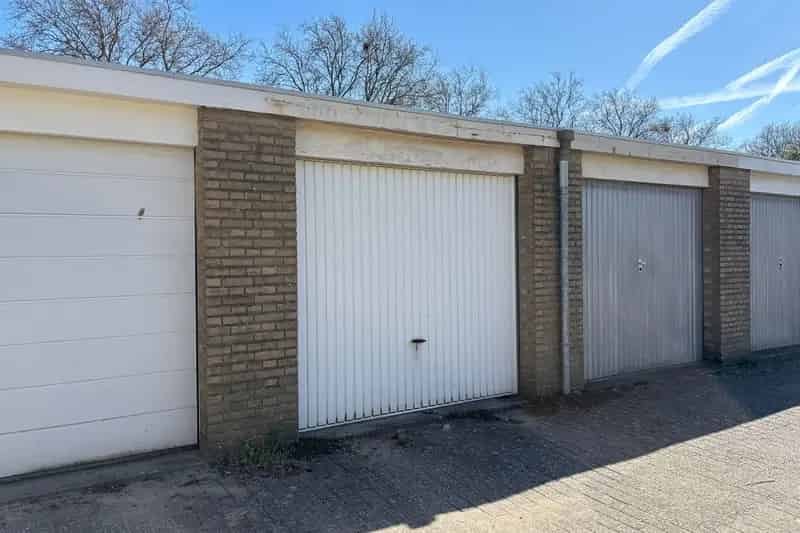 Hoekwoning Zevenaar 4 slaapkamers grote tuin garage
