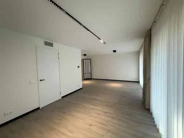 Amsterdam Oostelijke Handelskade: Nieuwbouw 2-kamerappartement Gemeubileerd of Gestoffeerd