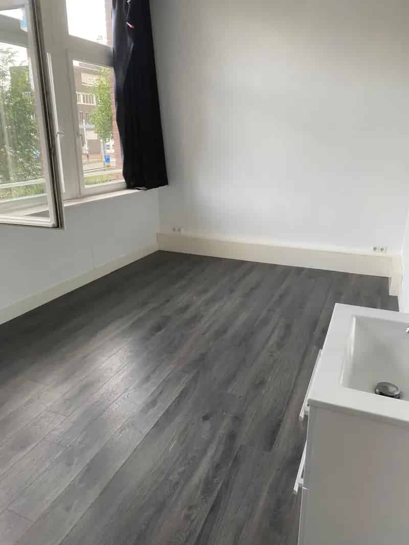 Ruime Kamer Amsterdam Centrum  Beschikbaar Eind Juli