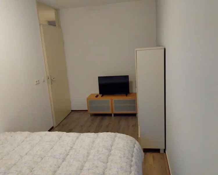 Ruime kamer 1e etage gemeubileerd huis 4 kamers