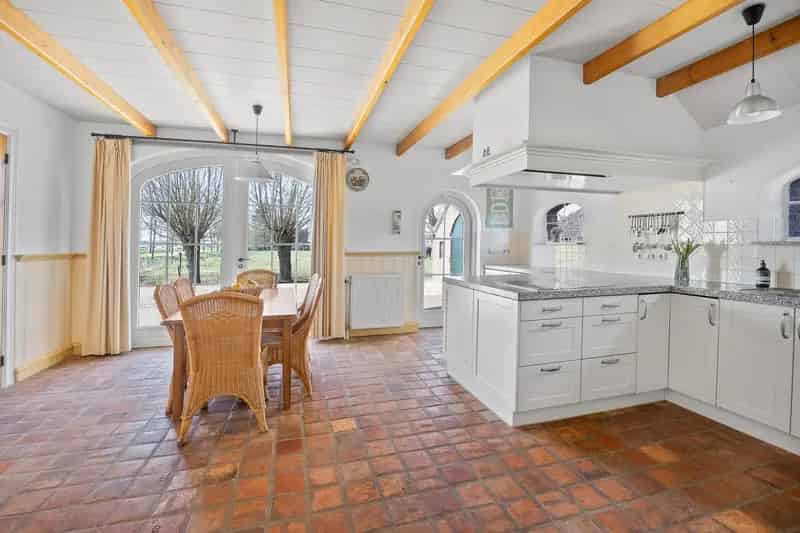 Woonboerderij Winssen Ruime 4000m2 3 slaapkamers 2 badkamers