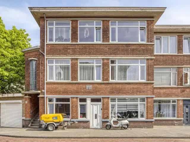 Jaren 30 Bovenwoning 121m2 Laakkwartier