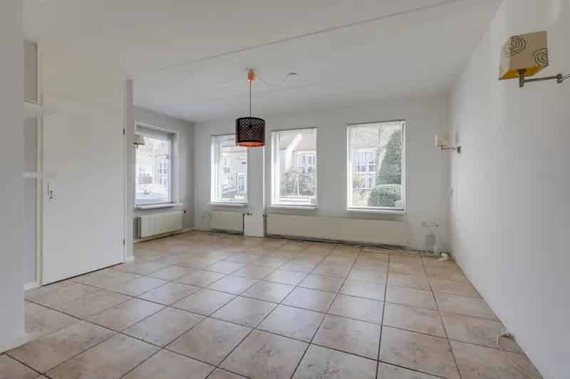 Huis te koop Duiven: Ruime gezinswoning met garage en tuin