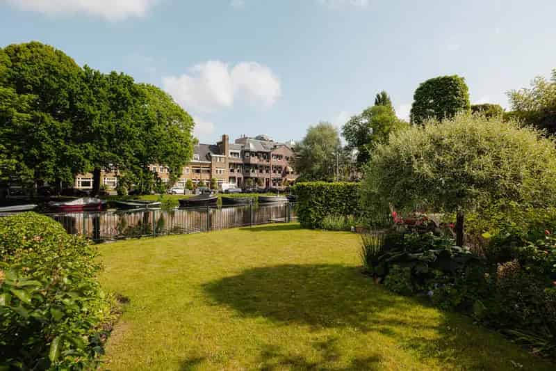 Villa Apollo Amsterdam Zuid: Ruim Jaren 30 Huis te Koop
