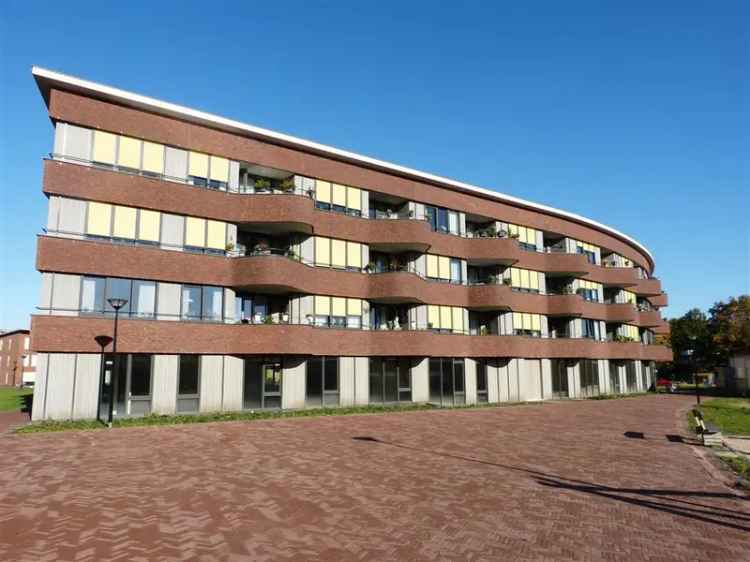 Ruime woning in groene wijk Apeldoorn nabij winkelcentrum en medisch centrum