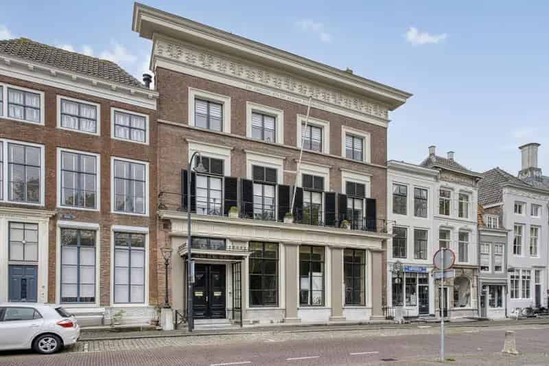 Rijksmonument Middelburg Centrum 222m2  Luxe Bovenwoning