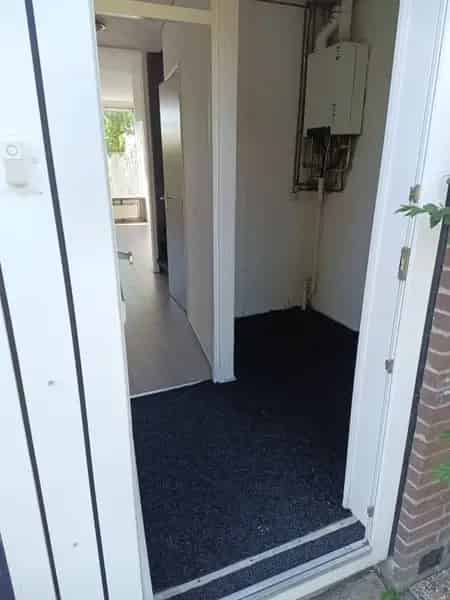 Eengezinswoning Hoogvliet 4 kamers 72m2 gerenoveerd tuin