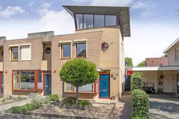 Hoekwoning Raalte: Ruime woning met tuin en airco