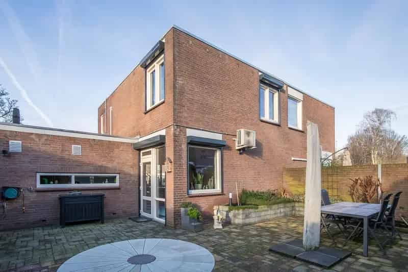 Halfvrijstaande woning Landgraaf 3 slaapkamers tuin garage
