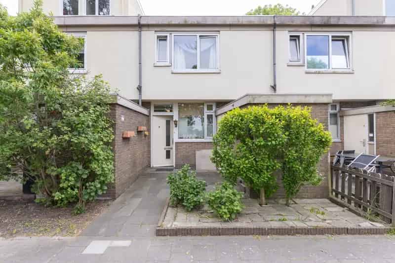 Huis te koop Amsterdam Nieuw-West: 3 slaapkamers, zonnige tuin