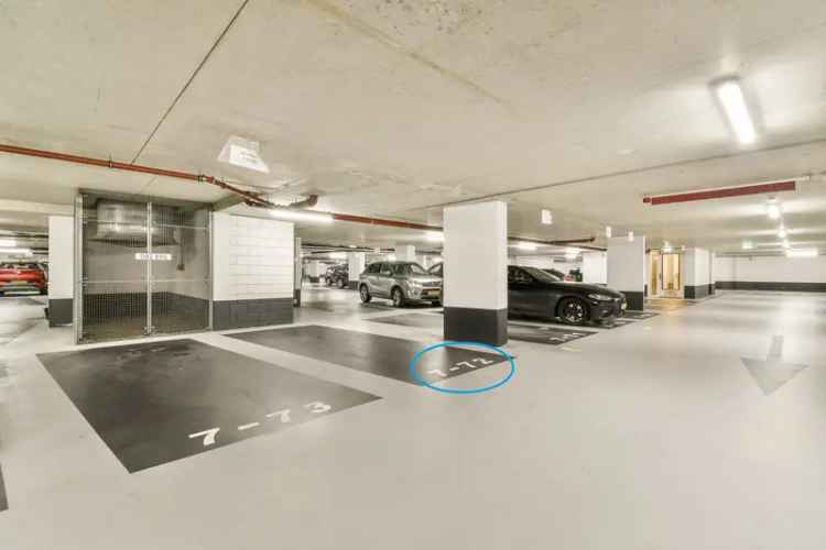 Parkeerplaats Zuidas - Miles Django Complex - Beveiligd en Ruim