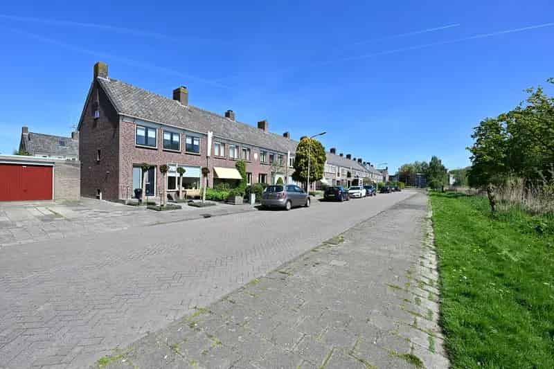 Hoekwoning 4 slaapkamers Uithoorn - Moderne keuken en badkamer