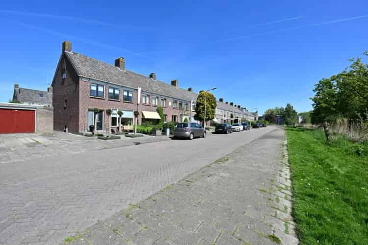 Hoekwoning 4 slaapkamers Uithoorn - Moderne keuken en badkamer