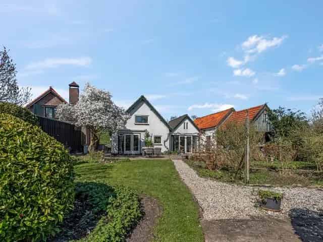 Vrijstaande woning met karakter grote tuin Doornenburg