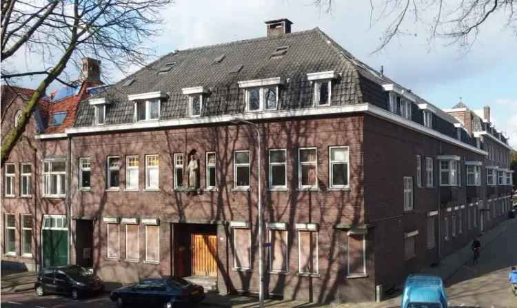 Kamer in historisch klooster Tilburg Wilhelminapark