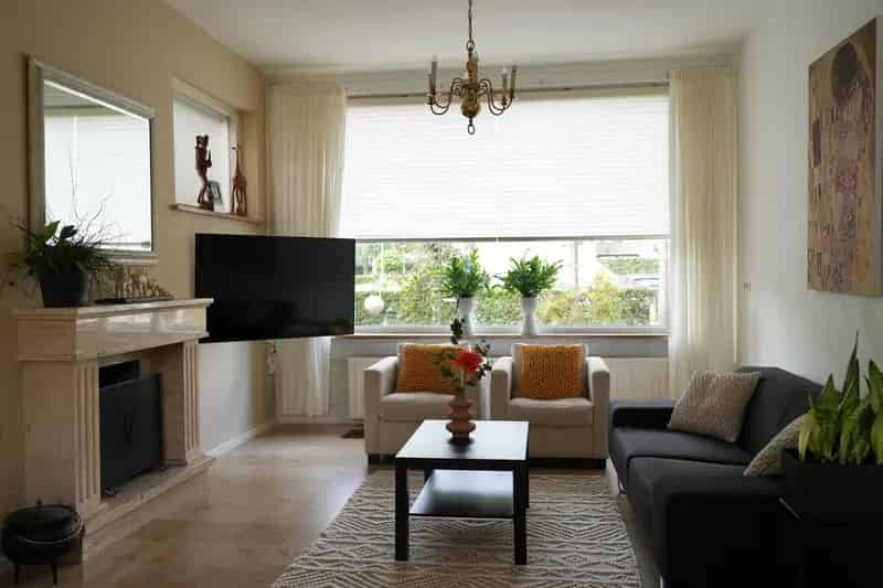 Vrijstaande woning Waalwijk 6 slaapkamers multifunctionele ruimte 18 zonnepanelen