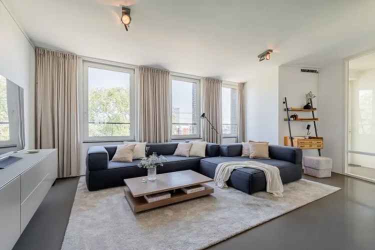 Amsterdam Noord: Licht 3-kamer appartement 90m²  bovenste verdieping