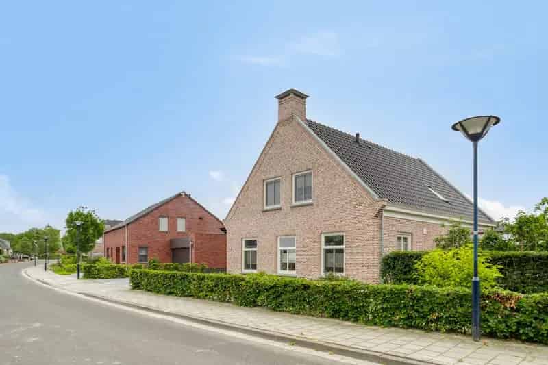 Luxe 5 Slaapkamers Villa Breskens 2018 Zuidtuin Garage Zonnepanelen