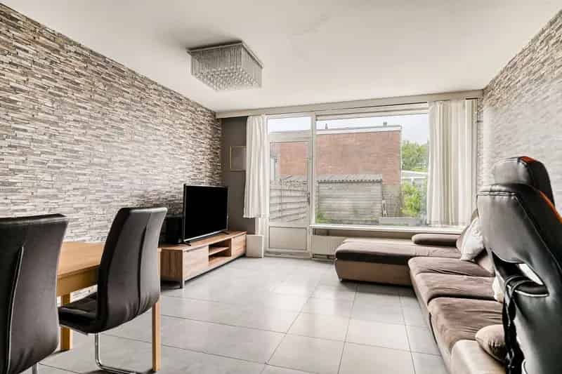 Huis te koop Hoogvliet 2 slaapkamers moderne keuken tuin zuiden energielabel A