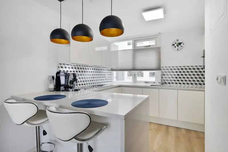 Amsterdam Kadijken: Instapklaar 2-kamer appartement 81m²