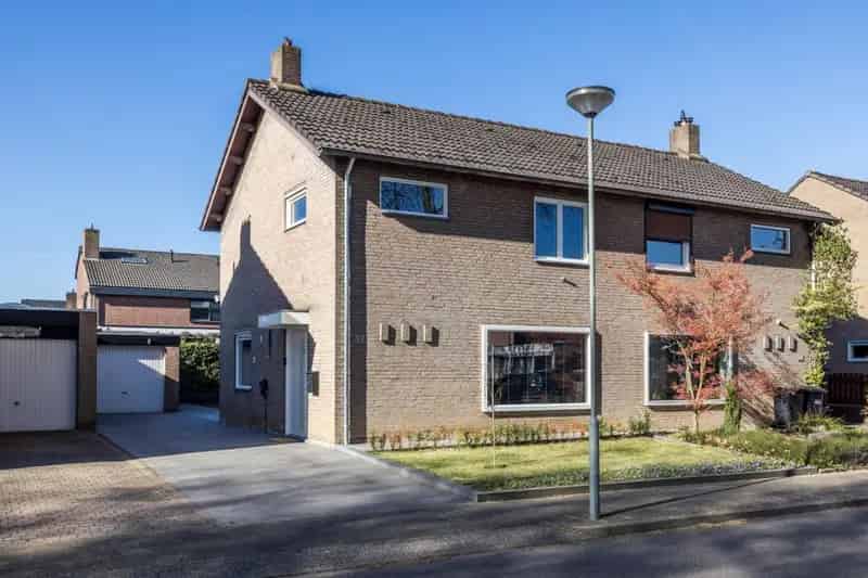Moderne 2-onder-1-kapwoning Energielabel A Oirsbeek