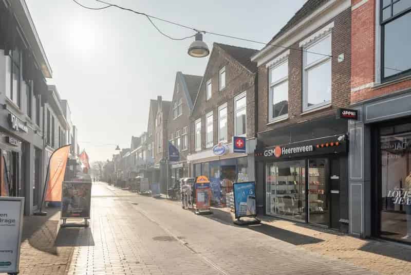 Winkel en bovenwoning te koop Heerenveen Dracht