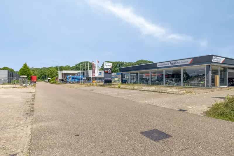 Belegging Emmen: Bedrijfsruimte 1325m² te koop - 8,75% rendement