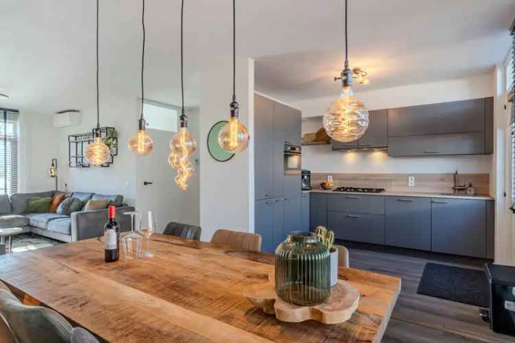Huis te koop Oosterhout: Instapklare gezinswoning met garage en zonnepanelen