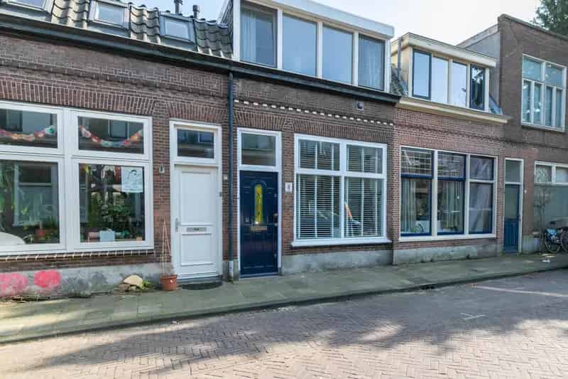 Huis te koop Leiden: 3-kamer woning met tuin