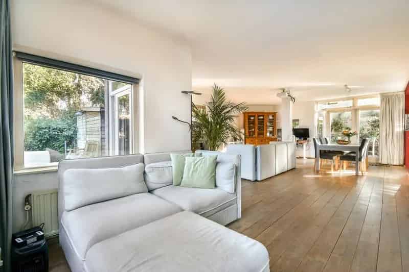 Huis te koop Abcoude: Ruime 2-onder-1-kapwoning met 4 slaapkamers en tuin