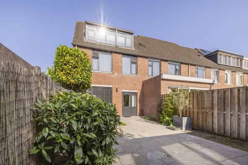 5 Slaapkamers 2 Badkamers Hoekwoning Maarssen Ruime Tuin