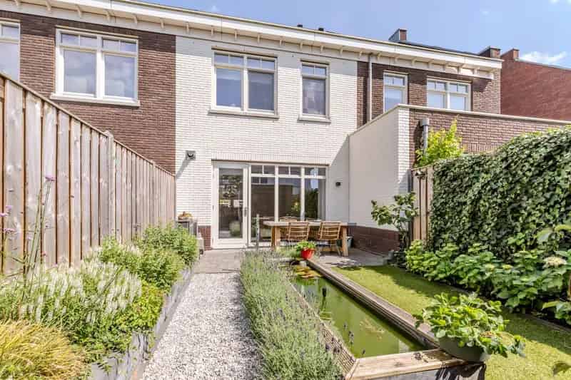 Huis te koop Oosterhout 4 slaapkamers 12 zonnepanelen