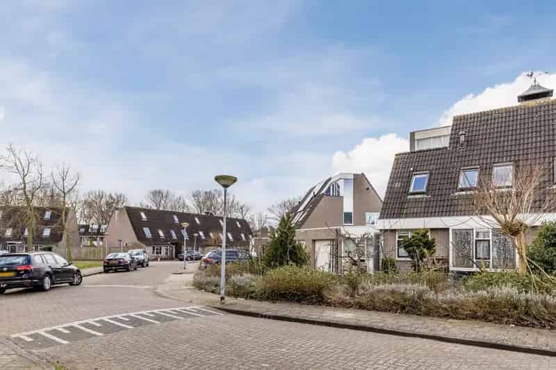 Tweekapper Almere Haven 4 slaapkamers ruime tuin
